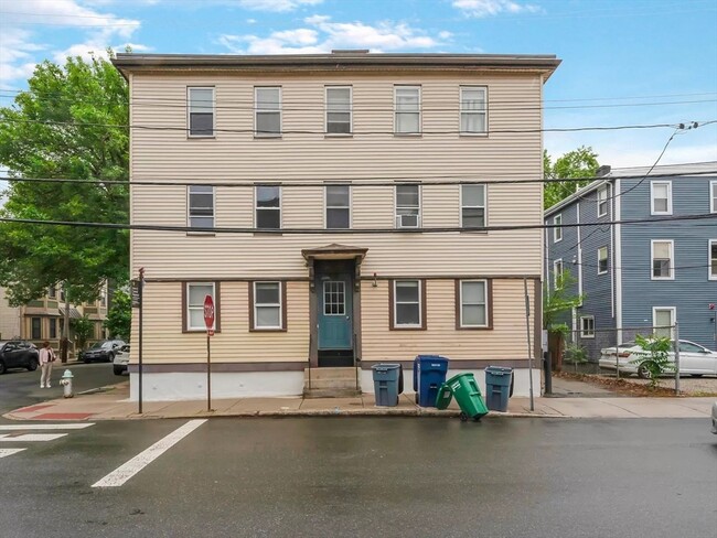 95 2nd St, Unit #5 in Cambridge, MA - Foto de edificio - Building Photo