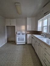 1059 S Rupert Ave in Reedley, CA - Building Photo - Building Photo