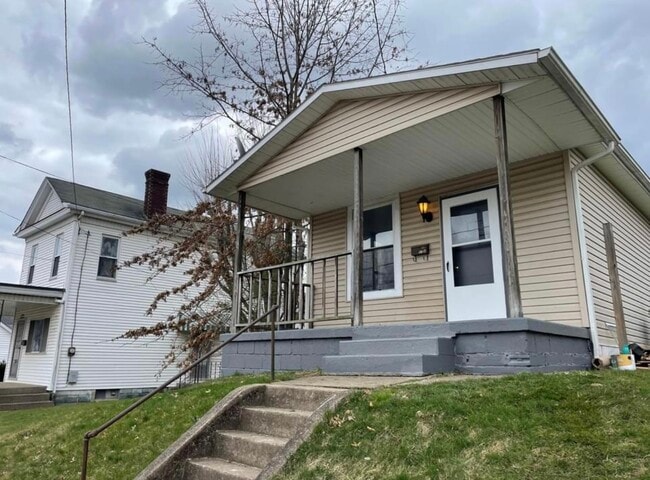1917 2nd St in Moundsville, WV - Building Photo - Building Photo