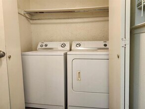 2507 Stella St in Denton, TX - Building Photo - Building Photo