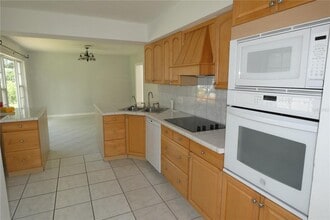 4955 16th Ave N in St. Petersburg, FL - Building Photo - Building Photo