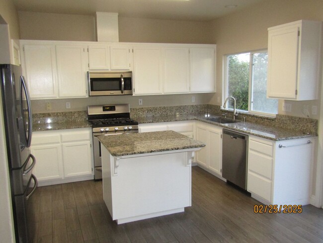 1447 Grey Hawk Way in Santa Rosa, CA - Building Photo - Building Photo