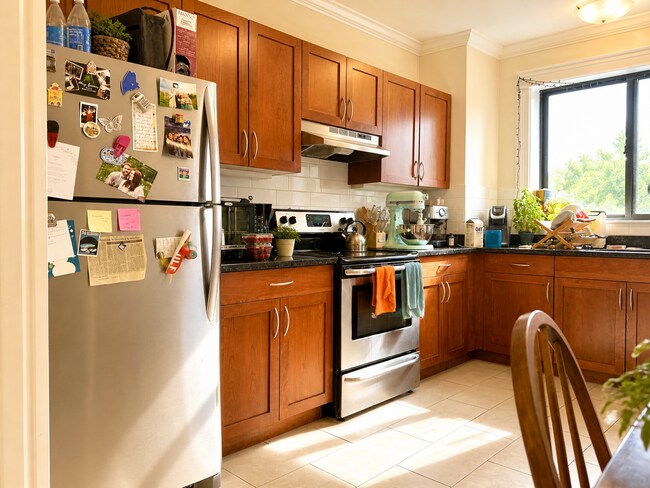 property at 27 Glenville Ave