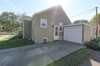 915 E Ave E in Bismarck, ND - Building Photo - Building Photo