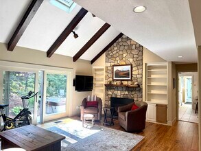 20 Fairway Dr in Grantham, NH - Building Photo - Building Photo