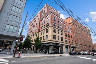 232 Pavonia Ave-Unit -508x in Jersey City, NJ - Building Photo - Building Photo