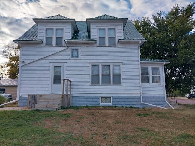 305 W Wenberg St in Dunnell, MN - Building Photo - Building Photo