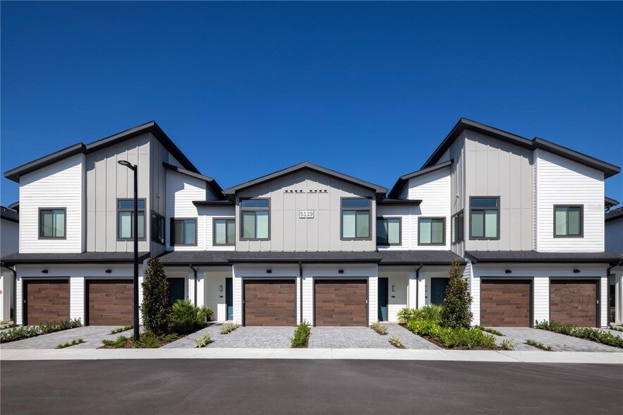 5127 W Tyson Ave in Tampa, FL - Building Photo