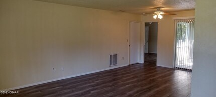 8 Castle Manor Dr in Ormond Beach, FL - Building Photo - Building Photo