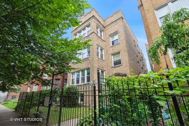 6335 N Claremont Ave, Unit 1