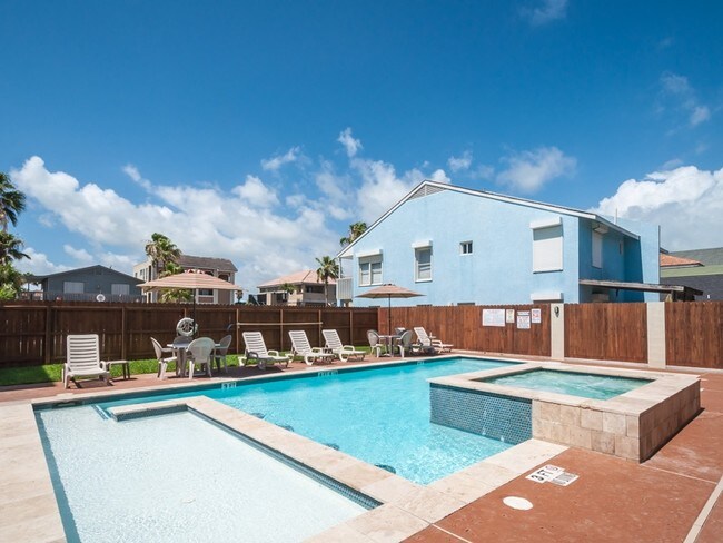 130 E Mars Ln in South Padre Island, TX - Foto de edificio - Building Photo