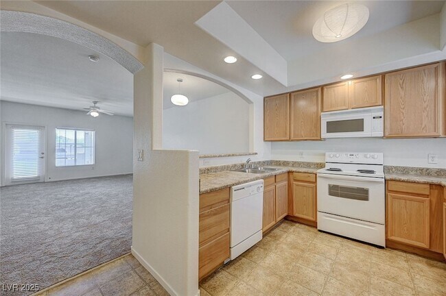6160 Rumrill St, Unit 138 in Las Vegas, NV - Building Photo - Building Photo