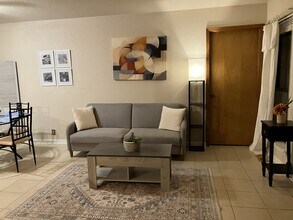 1916 Nighthawk Dr in Edmond, OK - Building Photo - Building Photo