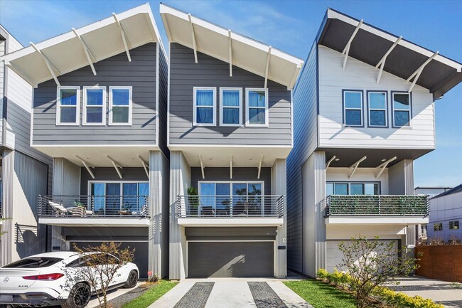 property at 1404 Goliad St