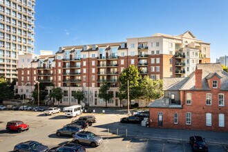 5th & Poplar Condominiums in Charlotte, NC - Building Photo - Building Photo