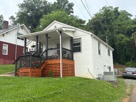 2219 Atchley St in Knoxville, TN - Building Photo
