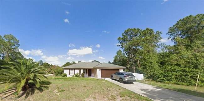 161 Birch Ave in Lehigh Acres, FL - Foto de edificio - Building Photo