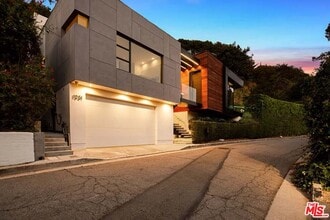 1331 Belfast Dr in Los Angeles, CA - Building Photo - Building Photo