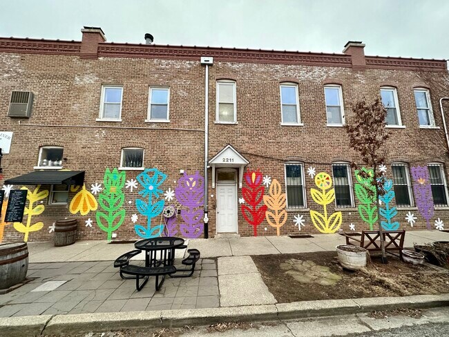 2211 W McLean Ave-Unit -2F in Chicago, IL - Building Photo - Building Photo