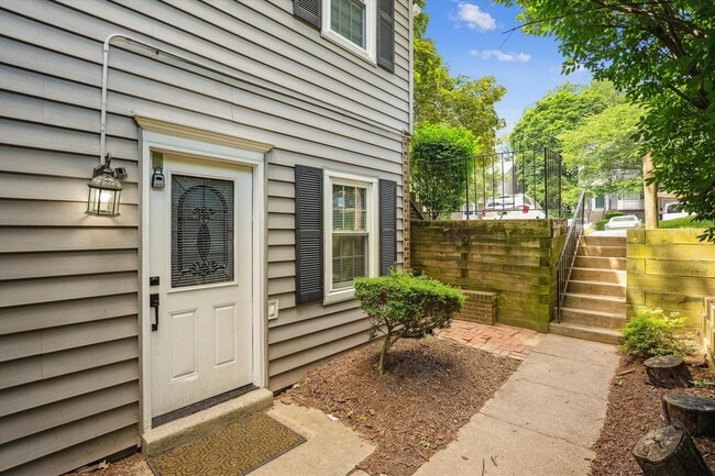 102 Barnsfield Ct in Gaithersburg, MD - Building Photo - Building Photo
