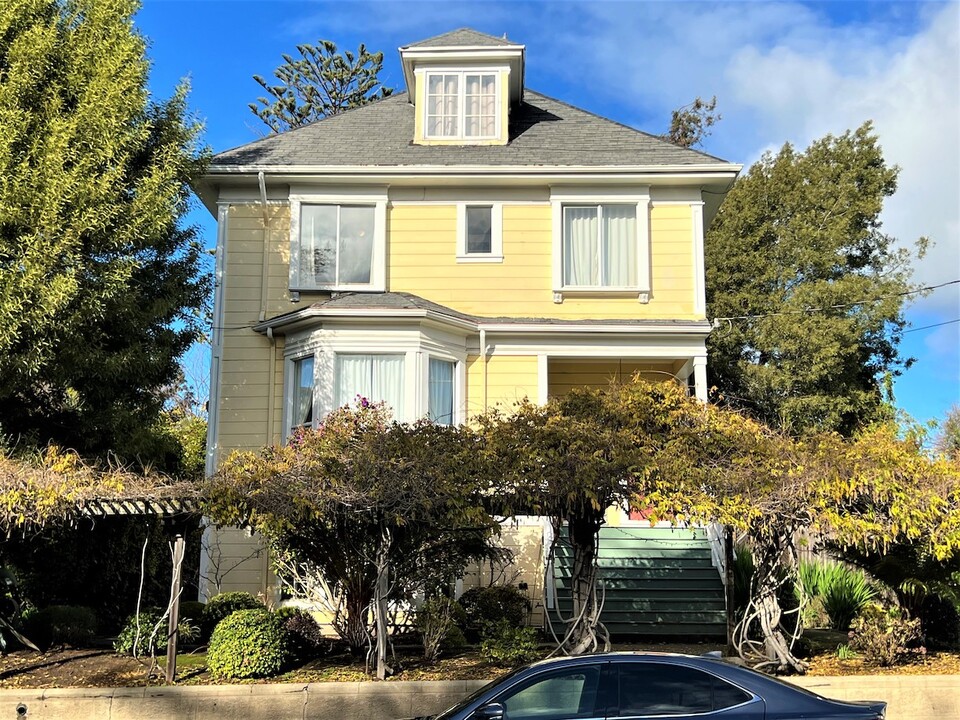 1939 Stuart St, Unit 3 in Berkeley, CA - Foto de edificio