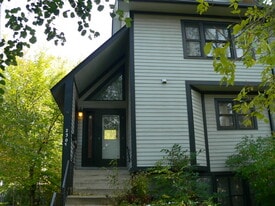2305 Clinton Ave in Minneapolis, MN - Building Photo