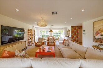 225 Russlyn Dr in West Palm Beach, FL - Building Photo - Building Photo