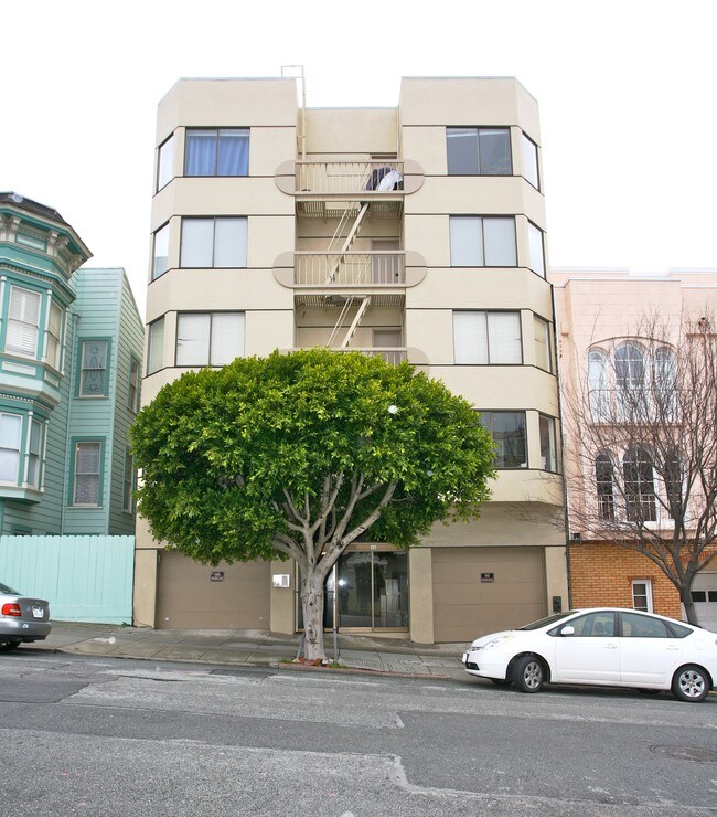 2711 Octavia St in San Francisco, CA - Building Photo - Building Photo