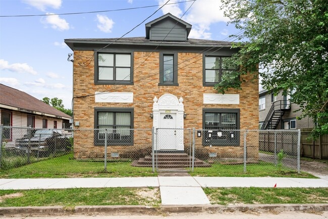 property at 406 Quitman St