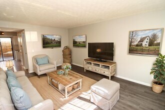 8176 Rochester Way in Westerville, OH - Building Photo - Building Photo