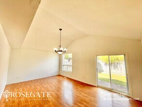 18 Bush Clover Crescent in Kitchener, ON - Building Photo - Building Photo