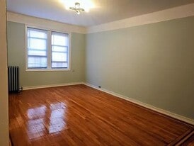 504 Grand St in New York, NY - Building Photo