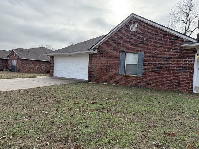 5521 W 7th Ave in Stillwater, OK - Building Photo - Building Photo