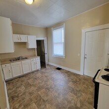 526 E Minnesota St in Indianapolis, IN - Foto de edificio - Building Photo