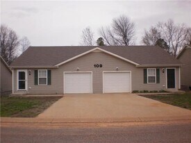 109 Maureen Dr in Clarksville, TN - Building Photo