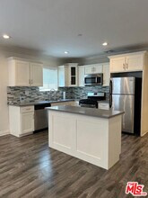 523 Benton Wy in Los Angeles, CA - Building Photo - Building Photo