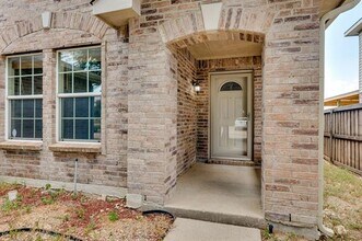 1932 Foxfield Way in Justin, TX - Building Photo - Building Photo