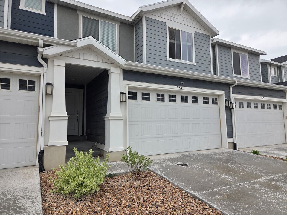 557 Winding River Ave in Lehi, UT - Building Photo