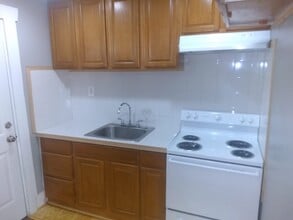 605 Spring St, Unit 1 in Hawley, PA - Foto de edificio - Building Photo