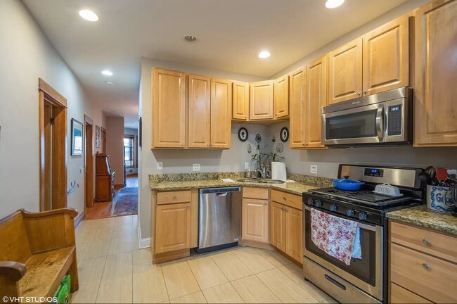 2509 W Diversey Ave, Unit 2