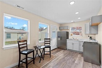 3630 Oakland Rd NE in Cedar Rapids, IA - Building Photo - Building Photo