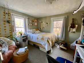 12 Shepherd Ave, Unit 1 in Boston, MA - Foto de edificio - Building Photo