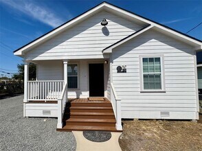 1105 Panama St in Houston, TX - Building Photo - Building Photo