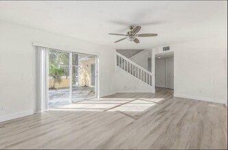 61 SE Beech Tree Ln in Stuart, FL - Building Photo - Building Photo