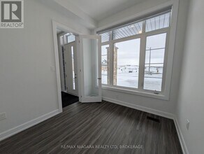 10 Shoreview Dr in Welland, ON - Building Photo - Building Photo