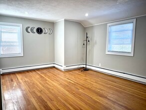 136 Chestnut St, Unit 2 in Garfield, NJ - Foto de edificio - Building Photo