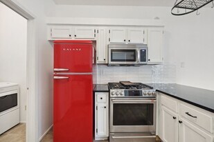 6501 Brush Country Rd in Austin, TX - Building Photo