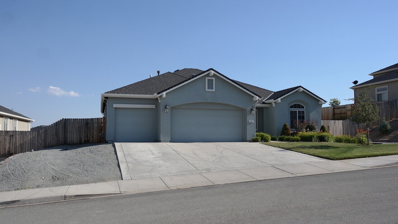1892 Kinglet Dr in Spanish Springs, NV - Building Photo