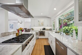 137 Del Casa Dr in Mill Valley, CA - Building Photo - Building Photo