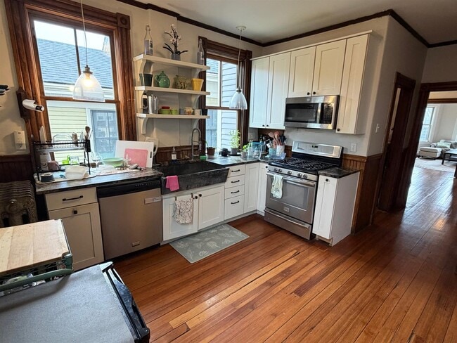 17 Linden Ave, Unit 1